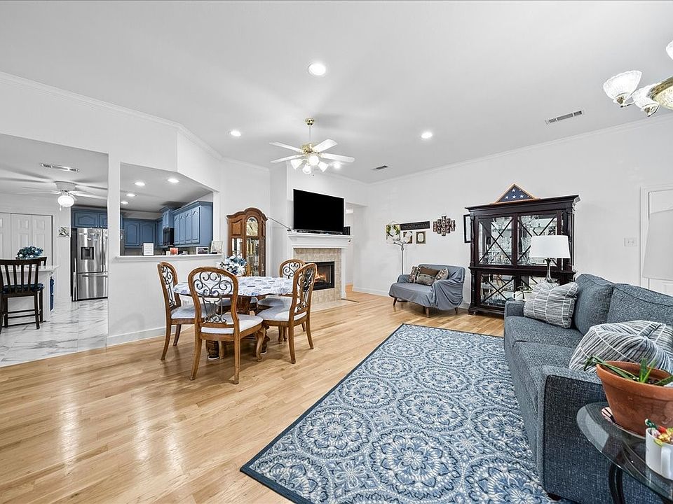 1st image of 942 Cresthill Dr #20