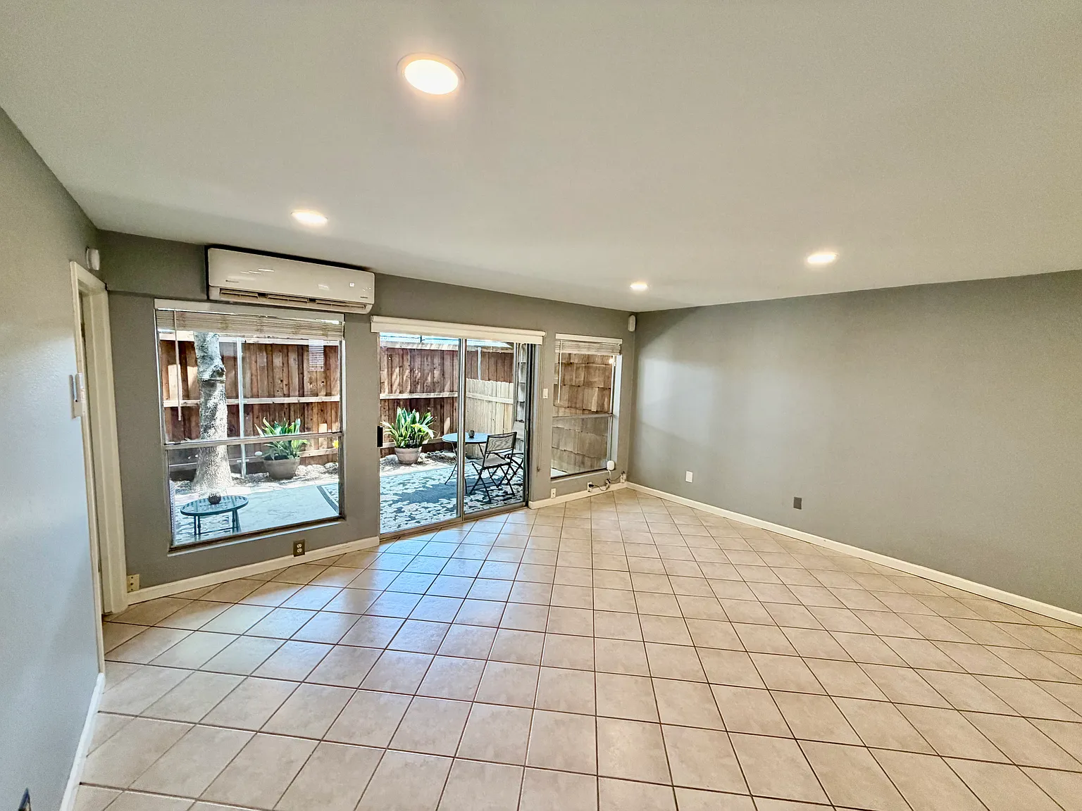 1214 Barton Hills Dr — Photo 3