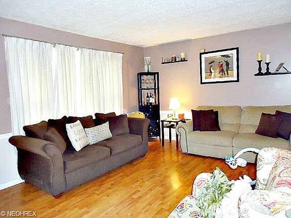 3rd image of 29127 W Willowick Dr