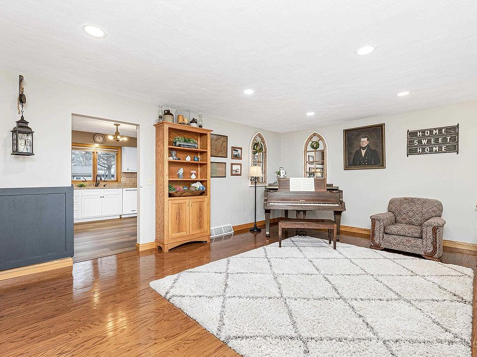 909 S Illinois St, Geneseo, IL 61254 Zillow