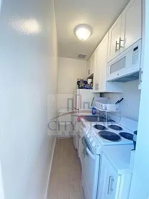 Rented by City Stop Realty | media 14