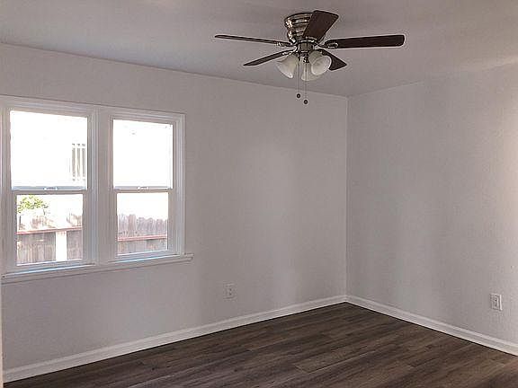 3rd image of 12022 N Park Ave