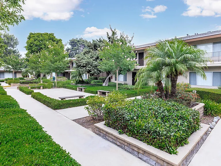 Casa Bonita Apartment Homes — Photo 7