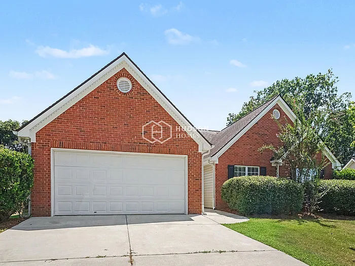 3 bed, 2.0 bath, 2128 sqft, $2,275 — Photo 1