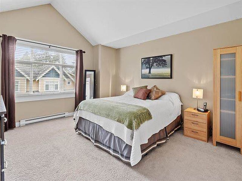 Surrey Townhouse for rent - 4 Bedrooms — photo 20