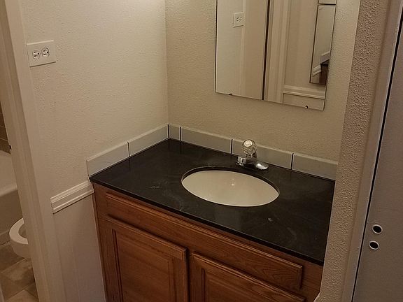 5th image of 1151 York St APT 203