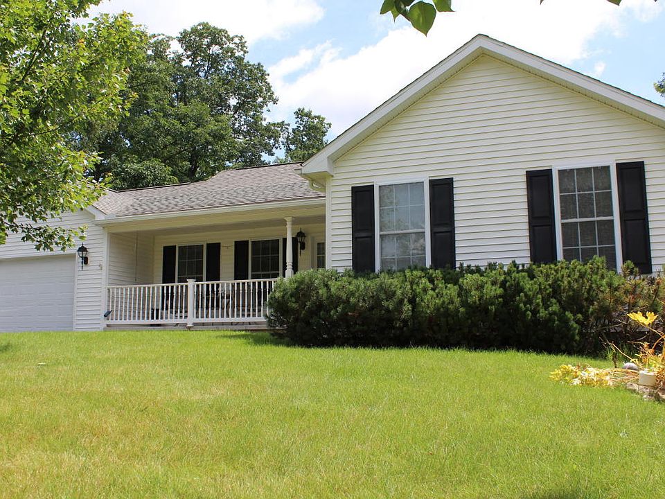 1st image of 415 Pin Oak Dr