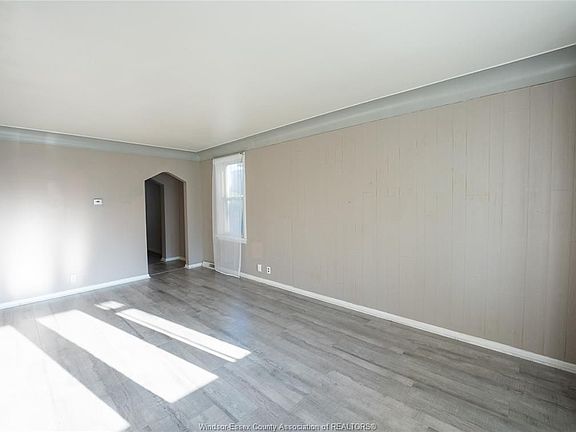 2nd image of 3555 Sandwich St