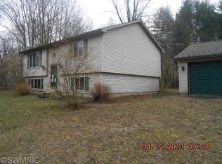 5960 Indian Trail Rd, Three Oaks, MI 49128