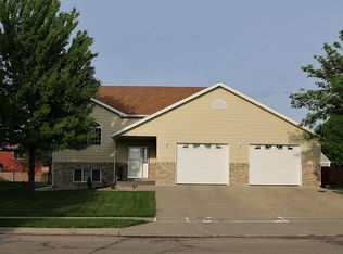 7300 S Hughes Ave, Sioux Falls, SD 57108