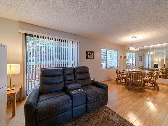 5th image of 604 Stonegate Dr #18