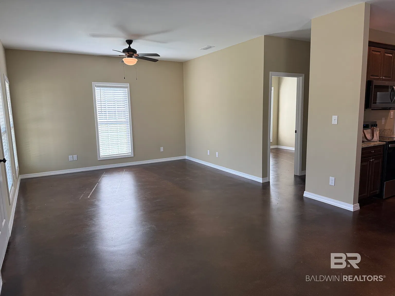 3 bed, 2.0 bath, 1782 sqft, $1,650 — Photo 2