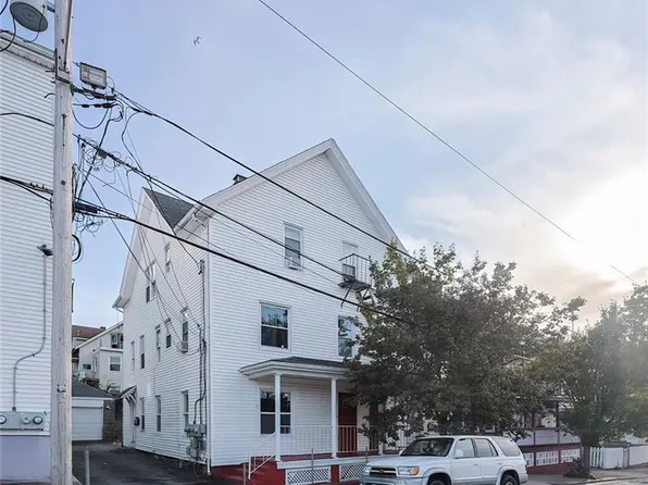20 Barnes St, Pawtucket, RI 02860
