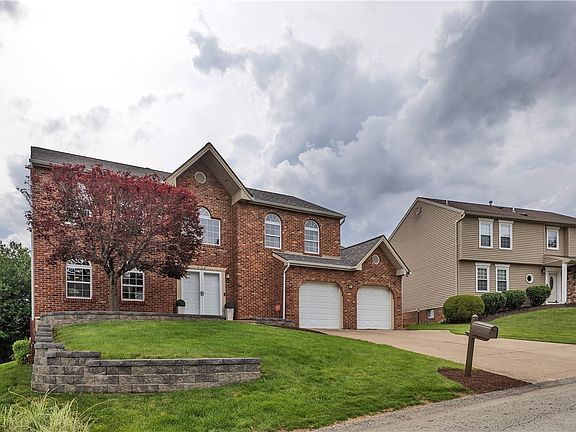 2nd image of 456 Shelbourne Dr