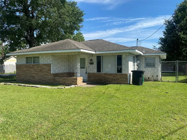 8038 Woodlyn Rd, Houston, TX 77028