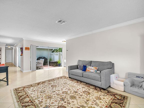 4th image of 1100 NW 93rd Terrace