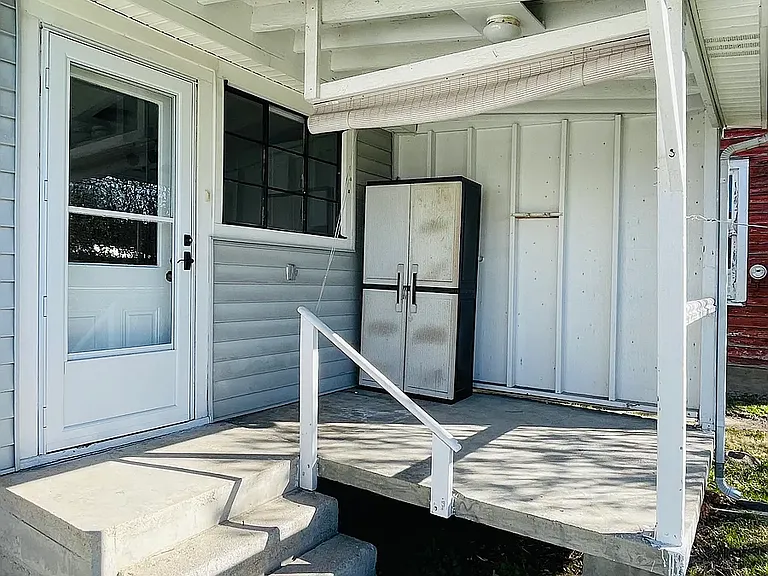 215 E Prospect St — Photo 3