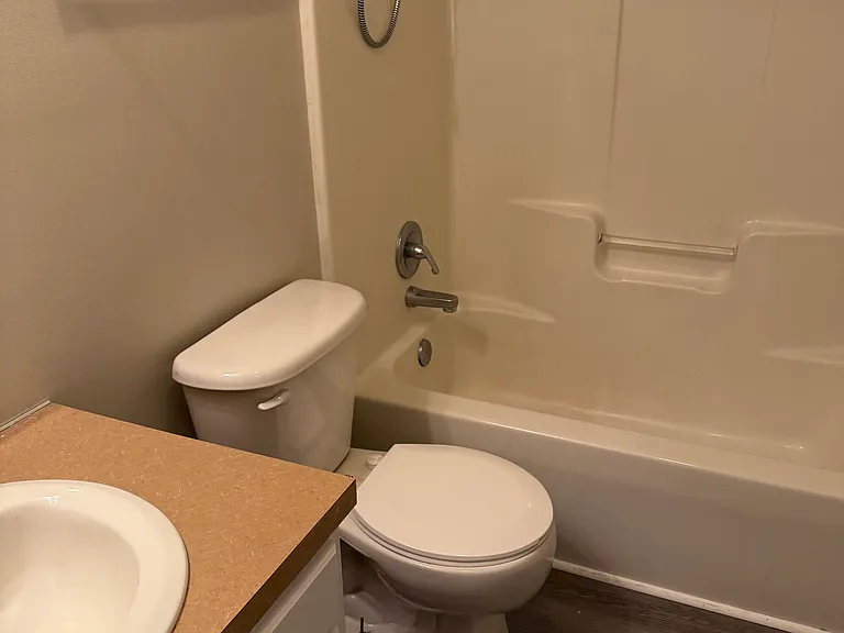 816 Westbrook Ct — Photo 17