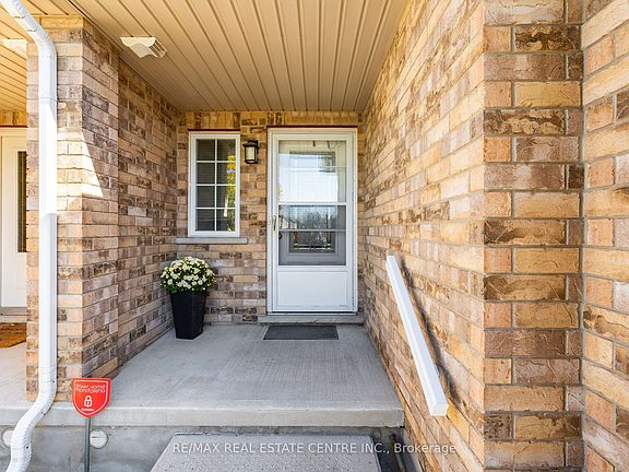 3rd image of 20 Shackleton Dr #11