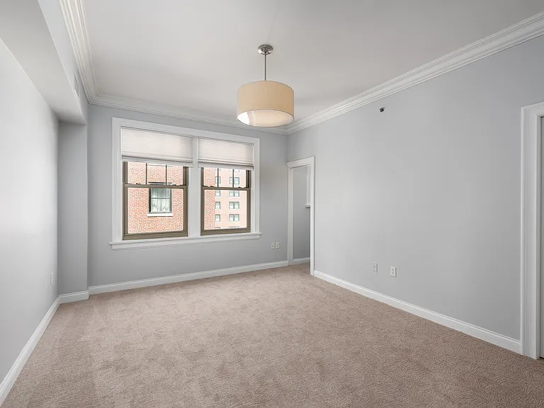 York House — Photo 12