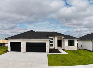 5430 N 212th Ave, Elkhorn, NE 68022