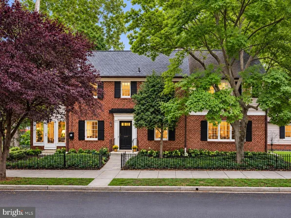4535 Butterworth Pl NW, Washington, DC 20016