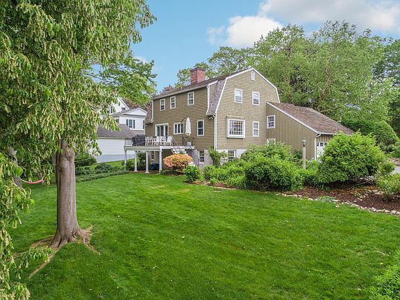 2nd image of 14 Shoalpoint Ln