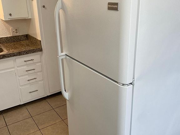 5th image of 511 S Gabbard Dr