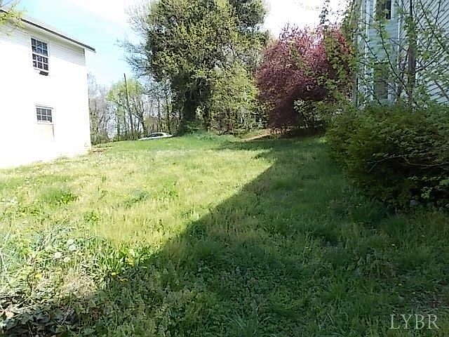 2nd image of 412 Walnut St