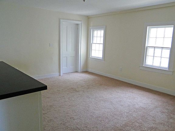 4th image of 3300 Franklin Ave #1