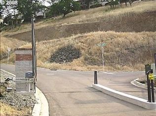 2551 NW Troost St, Roseburg, OR