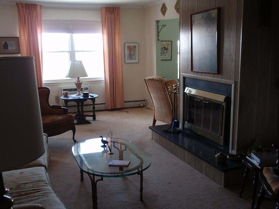Living Room w/Fireplace