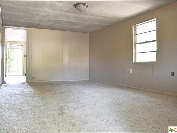3rd image of 5044 S Stockdale Hwy