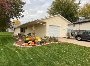 3775 29th St, Bettendorf, IA