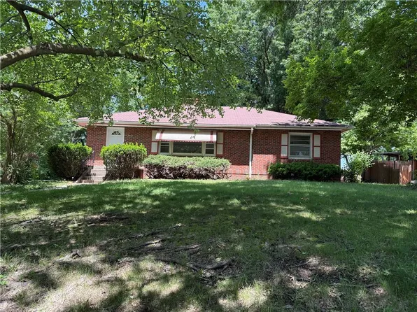3407 Gene Field Rd, Saint Joseph, MO 64506