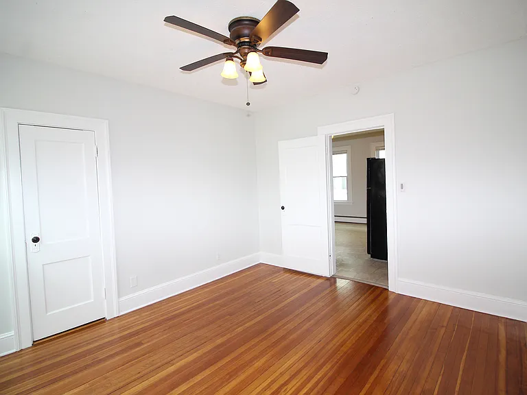106 Grove St #1R — Photo 16