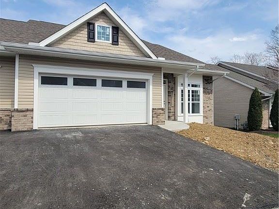 2nd image of 1123 Scepter Ln W Lot 219
