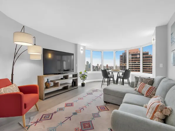 330 East 38th Street image 1 of 4