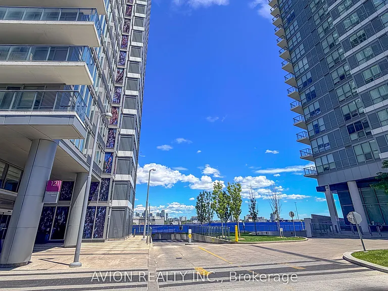 121 McMahon Dr #705 — Photo 2