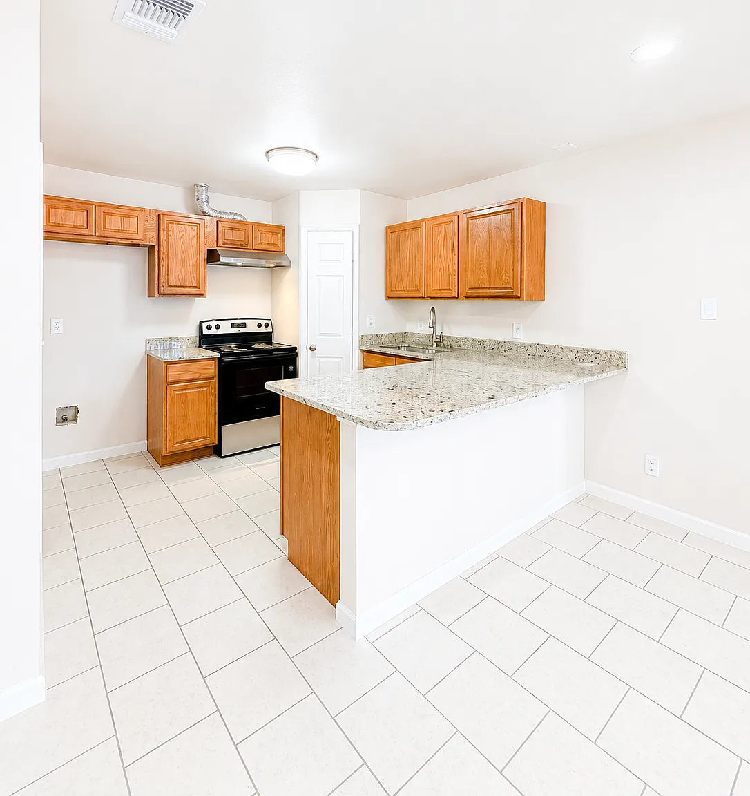 2 bed, 1.5 bath, 900 sqft, $1,175 — Photo 2