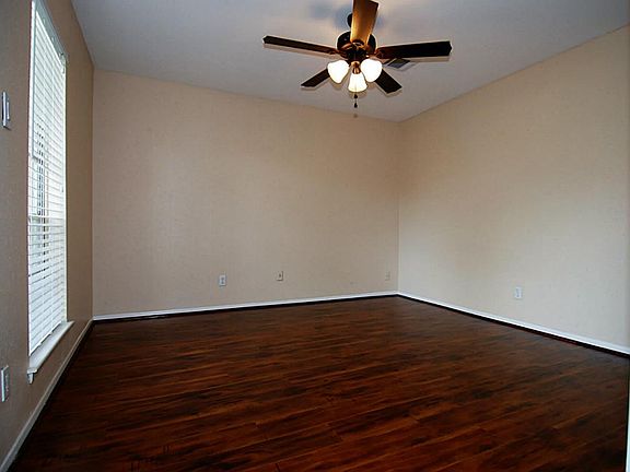 2nd image of 3258 Hunters Glen Dr