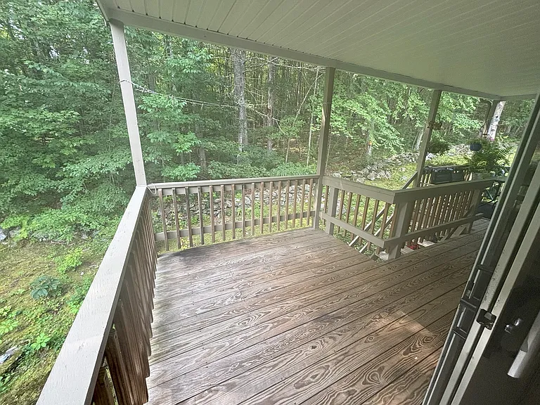 39 Therese Ave — Photo 14