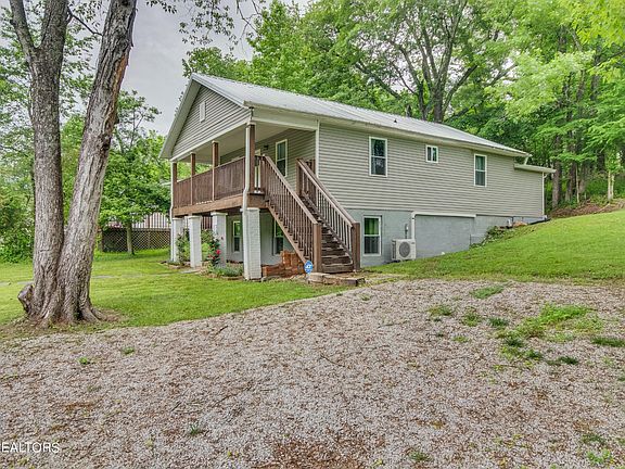 2nd image of 221 Woody Ave