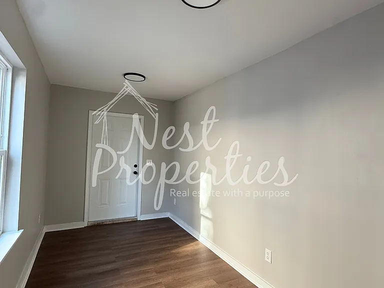 233 Cambridge Ave E #4 — Photo 5
