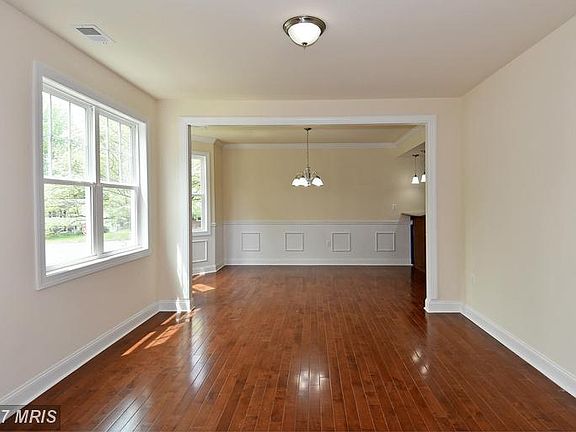 3rd image of 4202 Gregg St