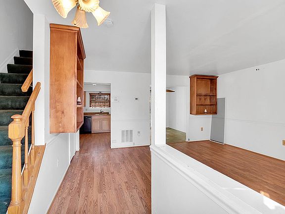 2nd image of 2854 Burgundy Pl