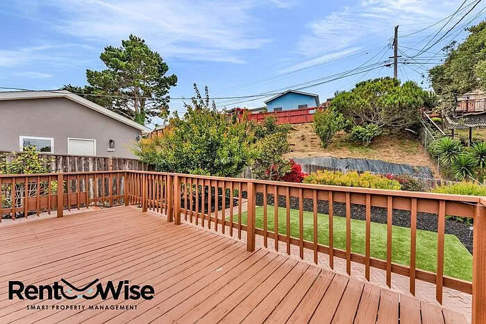 110 Cuesta Dr — Photo 43