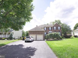 113 N Stone Ridge Dr, Lansdale, PA 19446