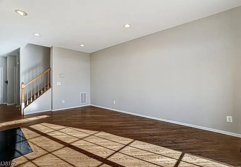 1039 Shadowlawn Dr — Photo 8