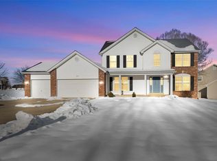 257 Hickory Wood Dr, Lake Saint Louis, MO 63367